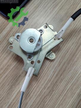 Hyundai Accent Sol Ön Cam Krikosu 82403-22011 çıkma parça