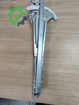 Suzuki Carry Sol Ön Cam Krikosu 83420-85000 çıkma parça