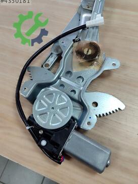 Toyota Corolla Sol Ön Cam Krikosu 69802-02040 çıkma parça