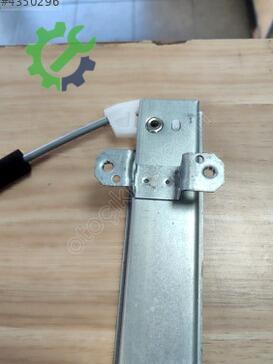 Nissan Juke Sağ Ön Cam Krikosu 80720-1KA0A çıkma parça