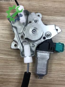 Nissan Juke Sol Ön Cam Krikosu 80721-1KA0A çıkma parça