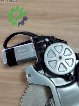 Honda Civic Sağ Arka Cam Krikosu 4062716007 çıkma parça