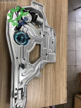 Hyundai Santa Fe Sağ Ön Cam Krikosu 82406-26000 çıkma parça