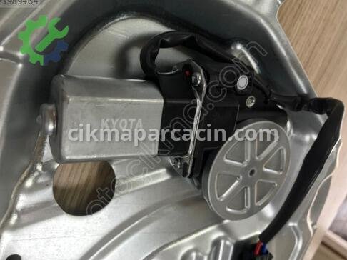 Hyundai Santa Fe Sol Ön Cam Krikosu 82405-26000 çıkma parça