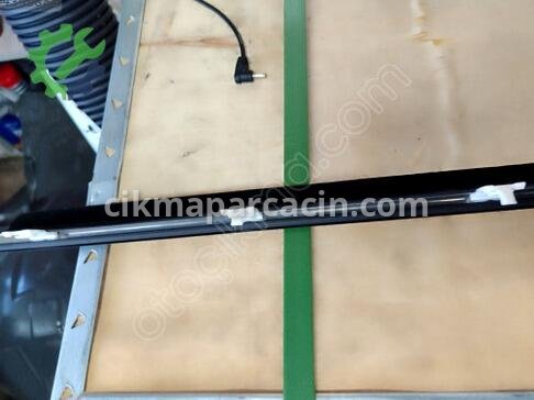 Hyundai Elantra Cam Sıyırıcı 82220-2D000 çıkma parça