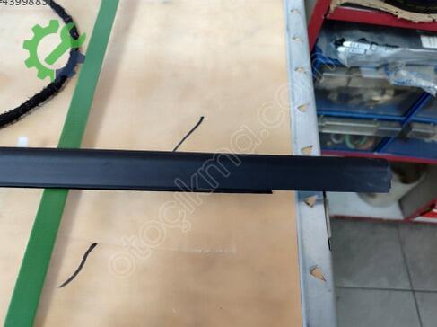 Hyundai Elantra Cam Sıyırıcı 82220-2D000 çıkma parça