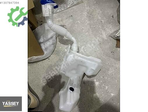 Ford Focus Silecek Suyu Deposu çıkma parça