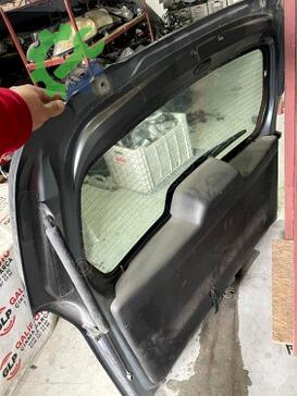 Citroen Berlingo Bagaj Kapağı çıkma parça
