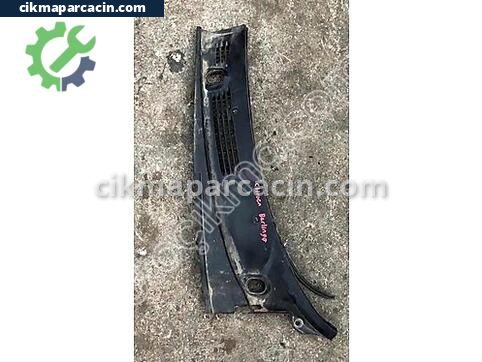 Citroen Berlingo Ön Cam Izgarası çıkma parça