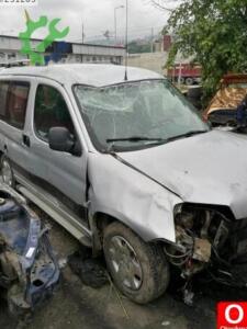 Citroen Berlingo plakalı ruhsatlı hususi arac