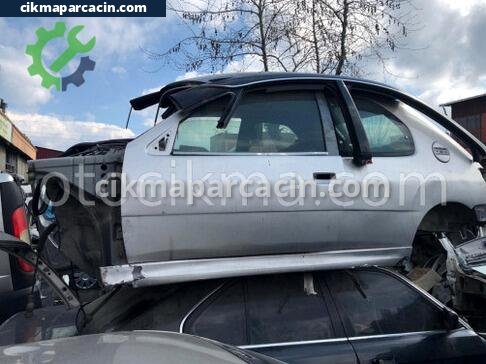 Citroen Berlingo Sağ Arka Çamurluk çıkma parça