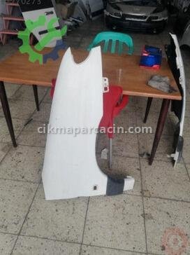 Citroen Berlingo Sağ Ön Çamurluk çıkma parça