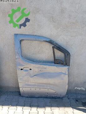 Citroen Berlingo Sağ Ön Kapı çıkma parça