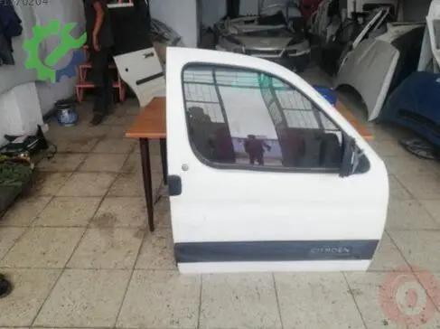Citroen Berlingo Sağ Ön Kapı çıkma parça