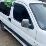 Citroen Berlingo sağ ön kapı orijinal temiz