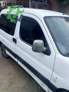 Citroen Berlingo sağ ön kapı orijinal temiz