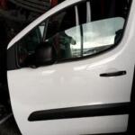 Citroen Berlingo sol ön cam krikosu orjinal çıkma