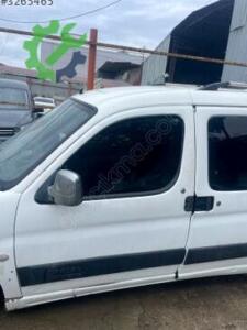 Citroen Berlingo sol ön kapı orijinal temiz
