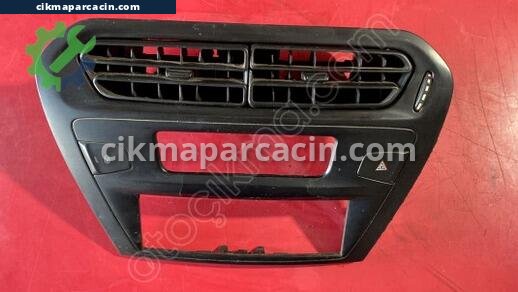 Peugeot 301 Teyp Çerçevesi çıkma parça