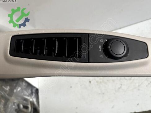 Citroen C4 Bakalit çıkma parça
