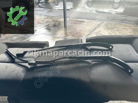 Citroen C4 Silecek Kolu çıkma parça