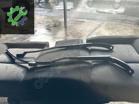 Citroen C4 Silecek Kolu çıkma parça