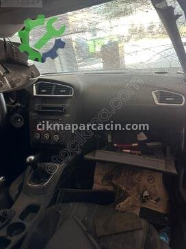 Citroen C4 Torpido çıkma parça