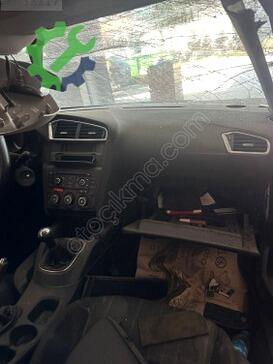 Citroen C4 Torpido çıkma parça