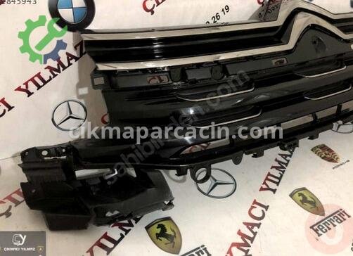 Citroen C5 Ön Panjur çıkma parça