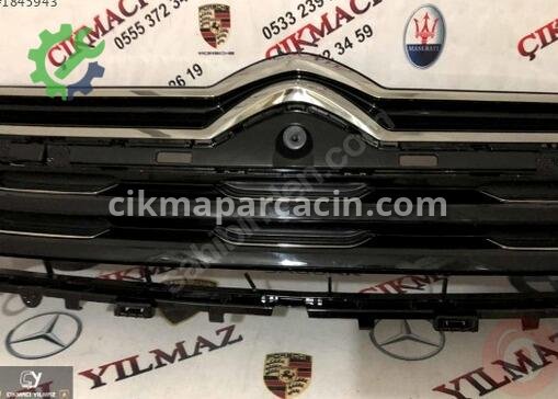 Citroen C5 Ön Panjur çıkma parça