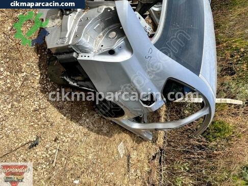 Citroen C5 Sağ Arka Çamurluk çıkma parça