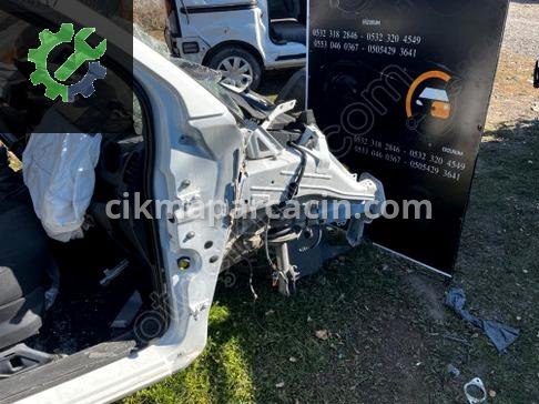 Citroen Nemo Sağ Ön Çamurluk çıkma parça