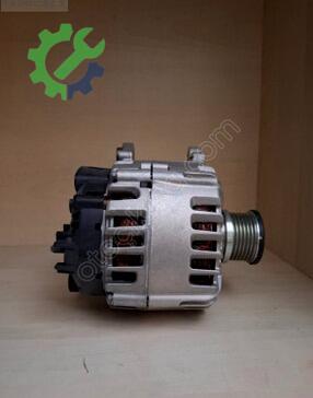 Volkswagen Golf Şarj Dinamosu 03L903023L çıkma parça