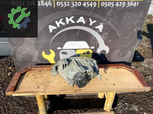 Renault Clio Sağ Ön Far çıkma parça