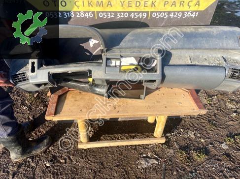Renault Clio Torpido çıkma parça