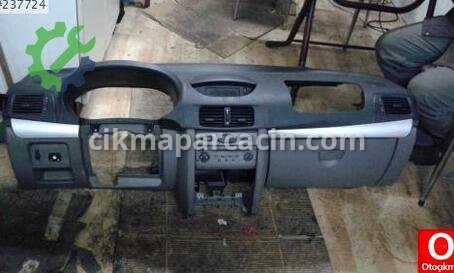 Renault Clio Torpido çıkma parça