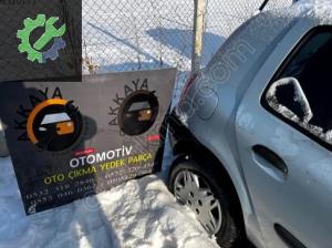 Clio 2 Hatchback Sağ Arka Çamurluk Hatasız Orijinal Çıkma