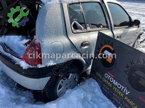 Renault Clio Sağ Arka Çamurluk çıkma parça