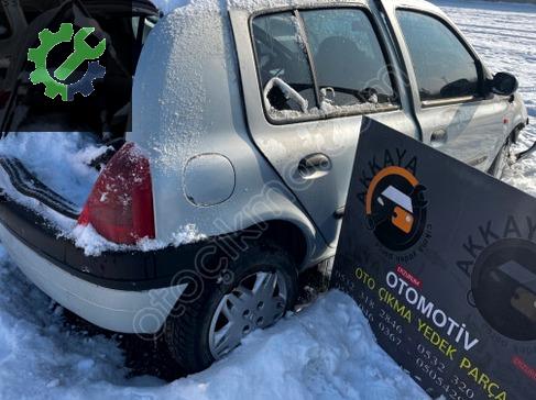 Renault Clio Sağ Arka Çamurluk çıkma parça