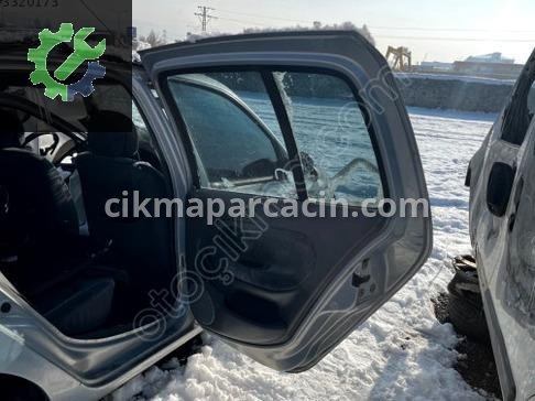Renault Clio Sağ Arka Kapı çıkma parça