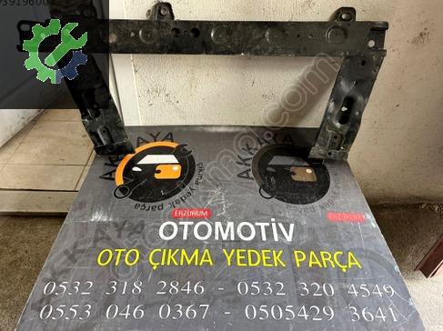 Renault Clio Ön Travers çıkma parça