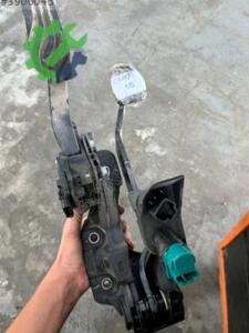CLİO 5 GAZ FREN PEDALI HATASIZ ORJİNAL ÇIKMA