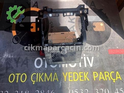 Renault Clio Teyp çıkma parça
