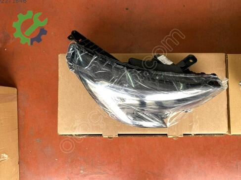 Renault Clio Sağ Ön Far 260100902R çıkma parça