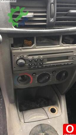 Renault Clio Teyp çıkma parça