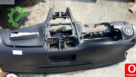 Renault Clio Torpido çıkma parça