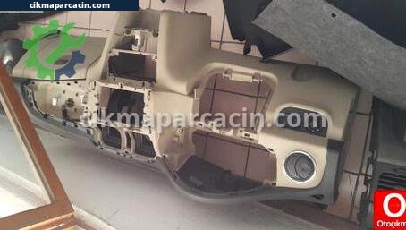 Renault Clio Torpido çıkma parça