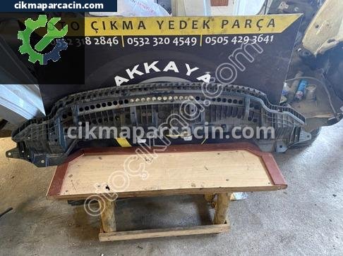 Toyota Corolla Ön Tampon çıkma parça