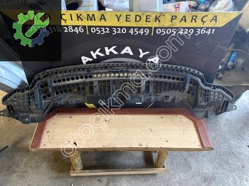 Toyota Corolla Ön Tampon 52618-02110 çıkma parça