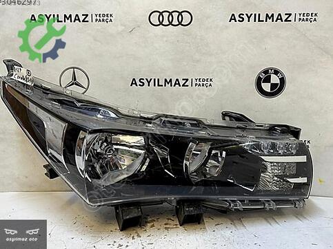 Toyota Corolla Sağ Ön Far çıkma parça